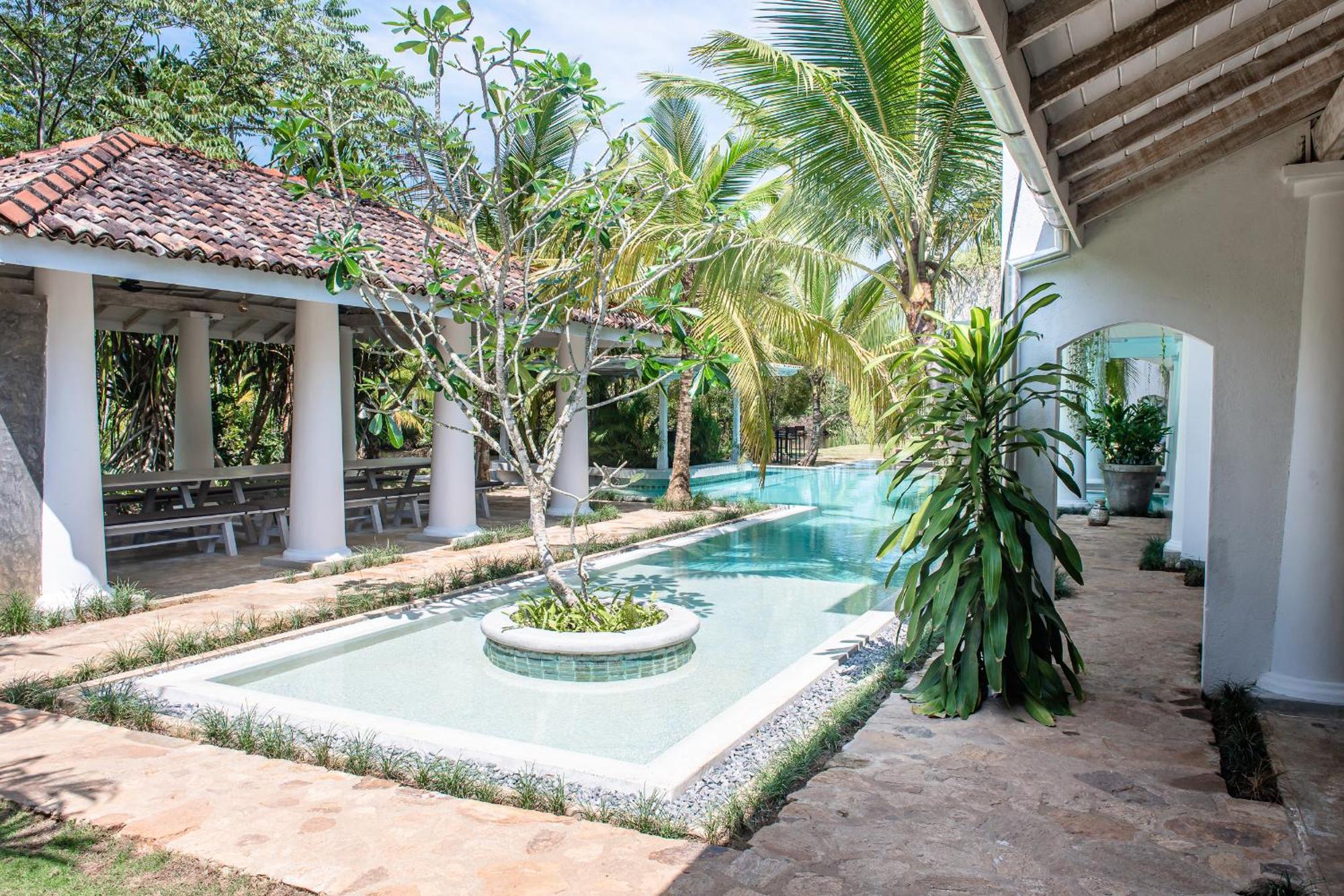 Good Story At Nirbana Island Bed & Breakfast Ahangama Bagian luar foto